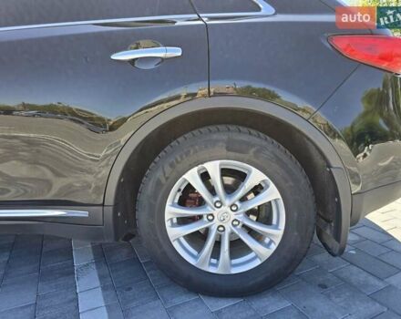 Черный Инфинити QX70, объемом двигателя 3.7 л и пробегом 186 тыс. км за 17800 $, фото 16 на Automoto.ua