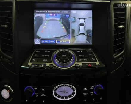 Черный Инфинити QX70, объемом двигателя 0 л и пробегом 219 тыс. км за 15500 $, фото 10 на Automoto.ua