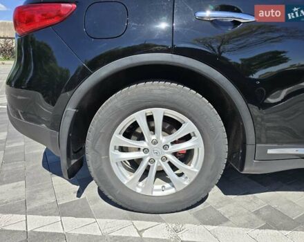 Черный Инфинити QX70, объемом двигателя 3.7 л и пробегом 186 тыс. км за 17800 $, фото 19 на Automoto.ua