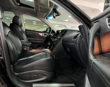 Черный Инфинити QX70, объемом двигателя 0 л и пробегом 219 тыс. км за 15500 $, фото 8 на Automoto.ua