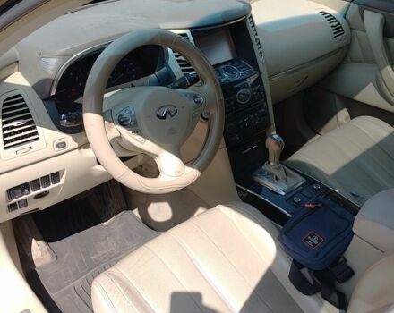 Черный Инфинити QX70, объемом двигателя 3.7 л и пробегом 172 тыс. км за 14279 $, фото 4 на Automoto.ua