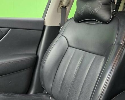 Черный Инфинити QX70, объемом двигателя 3.7 л и пробегом 186 тыс. км за 17800 $, фото 62 на Automoto.ua