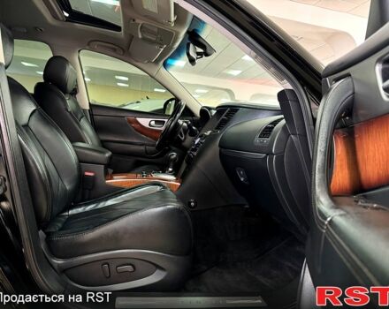 Черный Инфинити QX70, объемом двигателя 3 л и пробегом 219 тыс. км за 15500 $, фото 5 на Automoto.ua