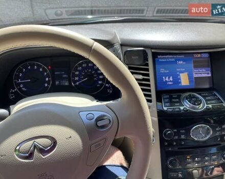 Черный Инфинити QX70, объемом двигателя 3.7 л и пробегом 86 тыс. км за 17000 $, фото 5 на Automoto.ua