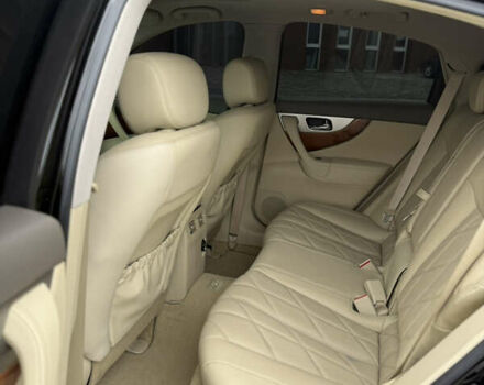 Черный Инфинити QX70, объемом двигателя 3.7 л и пробегом 131 тыс. км за 13599 $, фото 13 на Automoto.ua