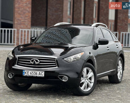 Черный Инфинити QX70, объемом двигателя 3.7 л и пробегом 131 тыс. км за 14299 $, фото 1 на Automoto.ua