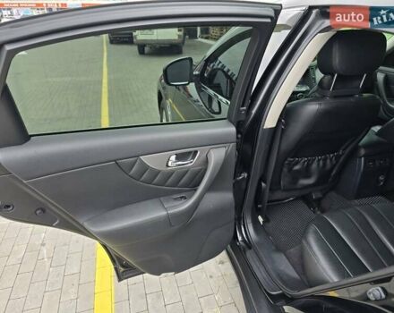 Черный Инфинити QX70, объемом двигателя 3.7 л и пробегом 186 тыс. км за 17800 $, фото 71 на Automoto.ua