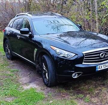Черный Инфинити QX70, объемом двигателя 3.7 л и пробегом 192 тыс. км за 15500 $, фото 11 на Automoto.ua