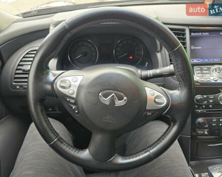 Черный Инфинити QX70, объемом двигателя 3.7 л и пробегом 186 тыс. км за 17800 $, фото 68 на Automoto.ua