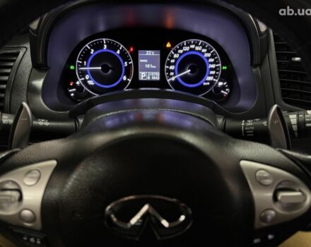 Черный Инфинити QX70, объемом двигателя 0 л и пробегом 219 тыс. км за 15500 $, фото 13 на Automoto.ua