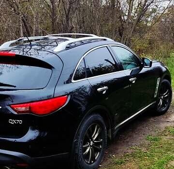 Черный Инфинити QX70, объемом двигателя 3.7 л и пробегом 192 тыс. км за 15500 $, фото 12 на Automoto.ua