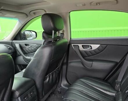 Черный Инфинити QX70, объемом двигателя 3.7 л и пробегом 186 тыс. км за 17800 $, фото 40 на Automoto.ua