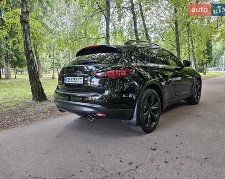 Черный Инфинити QX70, объемом двигателя 3.7 л и пробегом 145 тыс. км за 24500 $, фото 12 на Automoto.ua