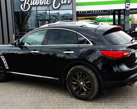 Черный Инфинити QX70, объемом двигателя 3.7 л и пробегом 192 тыс. км за 15500 $, фото 6 на Automoto.ua