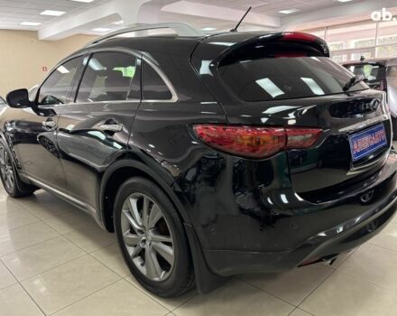 Черный Инфинити QX70, объемом двигателя 0 л и пробегом 219 тыс. км за 15500 $, фото 3 на Automoto.ua