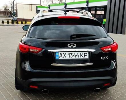 Черный Инфинити QX70, объемом двигателя 3.7 л и пробегом 192 тыс. км за 15500 $, фото 5 на Automoto.ua