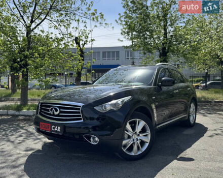 Черный Инфинити QX70, объемом двигателя 3 л и пробегом 215 тыс. км за 17500 $, фото 3 на Automoto.ua