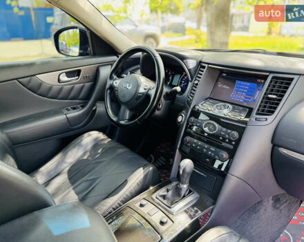 Черный Инфинити QX70, объемом двигателя 3 л и пробегом 215 тыс. км за 17500 $, фото 34 на Automoto.ua