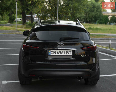 Черный Инфинити QX70, объемом двигателя 3.7 л и пробегом 124 тыс. км за 23000 $, фото 16 на Automoto.ua