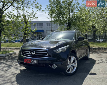 Черный Инфинити QX70, объемом двигателя 3 л и пробегом 215 тыс. км за 17500 $, фото 2 на Automoto.ua