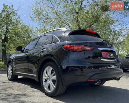 Черный Инфинити QX70, объемом двигателя 3 л и пробегом 215 тыс. км за 17500 $, фото 17 на Automoto.ua