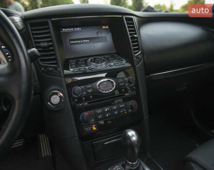 Черный Инфинити QX70, объемом двигателя 3.7 л и пробегом 114 тыс. км за 24999 $, фото 38 на Automoto.ua