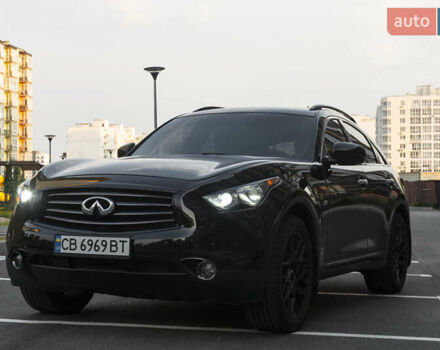 Черный Инфинити QX70, объемом двигателя 3.7 л и пробегом 124 тыс. км за 23000 $, фото 14 на Automoto.ua