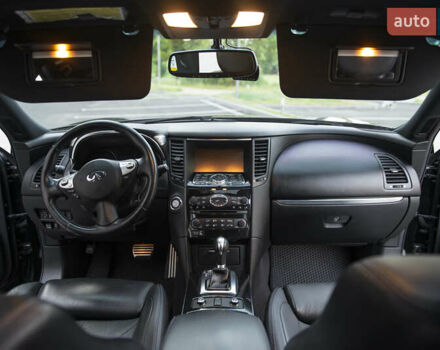 Черный Инфинити QX70, объемом двигателя 3.7 л и пробегом 124 тыс. км за 23000 $, фото 33 на Automoto.ua