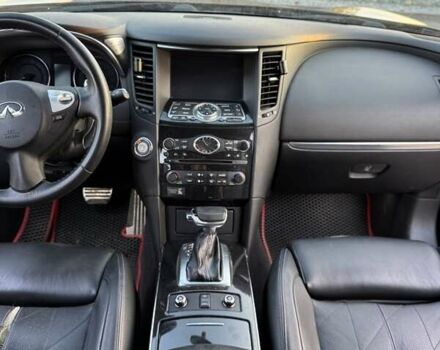 Черный Инфинити QX70, объемом двигателя 3.7 л и пробегом 210 тыс. км за 23500 $, фото 6 на Automoto.ua