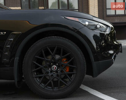 Черный Инфинити QX70, объемом двигателя 3.7 л и пробегом 124 тыс. км за 23000 $, фото 11 на Automoto.ua