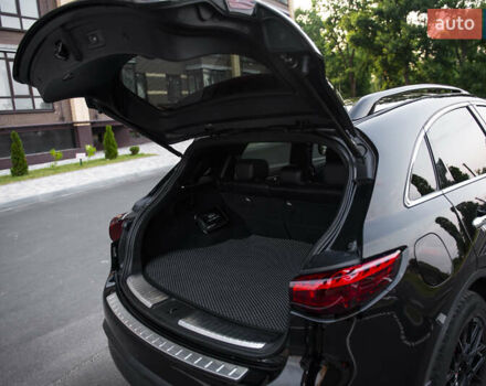 Черный Инфинити QX70, объемом двигателя 3.7 л и пробегом 124 тыс. км за 23000 $, фото 31 на Automoto.ua