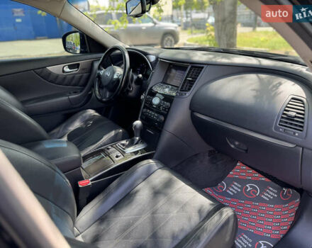 Черный Инфинити QX70, объемом двигателя 3 л и пробегом 215 тыс. км за 17500 $, фото 32 на Automoto.ua