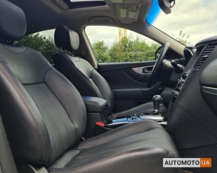 Черный Инфинити QX70, объемом двигателя 3.7 л и пробегом 80 тыс. км за 26499 $, фото 8 на Automoto.ua