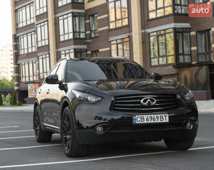 Черный Инфинити QX70, объемом двигателя 3.7 л и пробегом 114 тыс. км за 24999 $, фото 5 на Automoto.ua