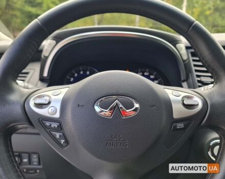 Черный Инфинити QX70, объемом двигателя 3.7 л и пробегом 80 тыс. км за 26499 $, фото 11 на Automoto.ua