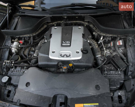 Черный Инфинити QX70, объемом двигателя 3.7 л и пробегом 114 тыс. км за 24999 $, фото 54 на Automoto.ua