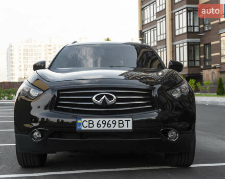 Черный Инфинити QX70, объемом двигателя 3.7 л и пробегом 114 тыс. км за 24999 $, фото 1 на Automoto.ua