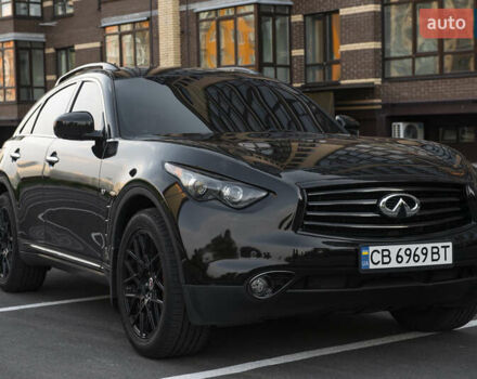 Черный Инфинити QX70, объемом двигателя 3.7 л и пробегом 124 тыс. км за 23000 $, фото 17 на Automoto.ua