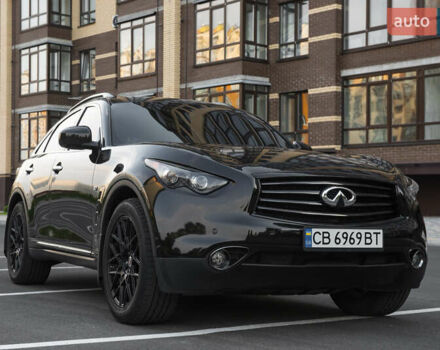 Черный Инфинити QX70, объемом двигателя 3.7 л и пробегом 114 тыс. км за 24999 $, фото 18 на Automoto.ua
