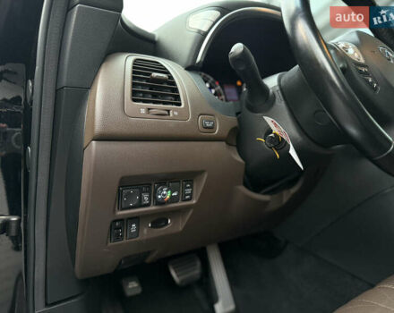 Черный Инфинити QX70, объемом двигателя 3.7 л и пробегом 141 тыс. км за 21500 $, фото 23 на Automoto.ua