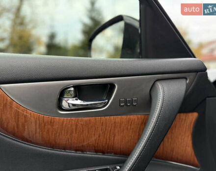 Черный Инфинити QX70, объемом двигателя 3.7 л и пробегом 141 тыс. км за 21500 $, фото 22 на Automoto.ua