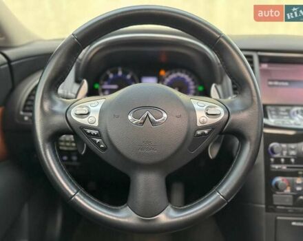 Черный Инфинити QX70, объемом двигателя 2.99 л и пробегом 160 тыс. км за 19500 $, фото 8 на Automoto.ua