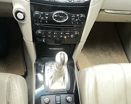 Черный Инфинити QX70, объемом двигателя 3.7 л и пробегом 194 тыс. км за 14900 $, фото 21 на Automoto.ua