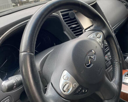 Черный Инфинити QX70, объемом двигателя 2.99 л и пробегом 84 тыс. км за 27900 $, фото 7 на Automoto.ua