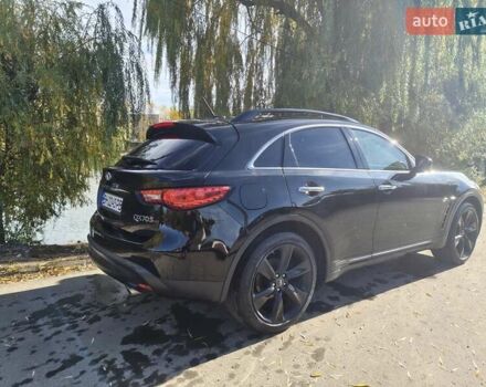 Черный Инфинити QX70, объемом двигателя 3.7 л и пробегом 93 тыс. км за 18900 $, фото 5 на Automoto.ua