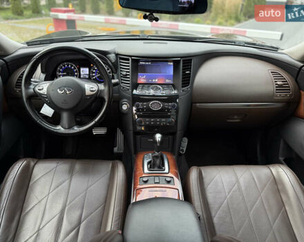 Черный Инфинити QX70, объемом двигателя 3.7 л и пробегом 141 тыс. км за 21500 $, фото 42 на Automoto.ua