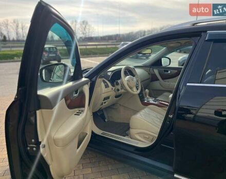 Черный Инфинити QX70, объемом двигателя 2.99 л и пробегом 118 тыс. км за 19853 $, фото 14 на Automoto.ua