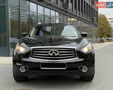 Черный Инфинити QX70, объемом двигателя 3.7 л и пробегом 141 тыс. км за 21500 $, фото 7 на Automoto.ua