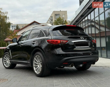 Черный Инфинити QX70, объемом двигателя 3.7 л и пробегом 141 тыс. км за 21500 $, фото 16 на Automoto.ua