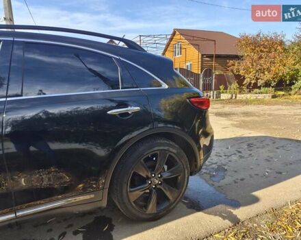 Черный Инфинити QX70, объемом двигателя 3.7 л и пробегом 93 тыс. км за 18900 $, фото 11 на Automoto.ua